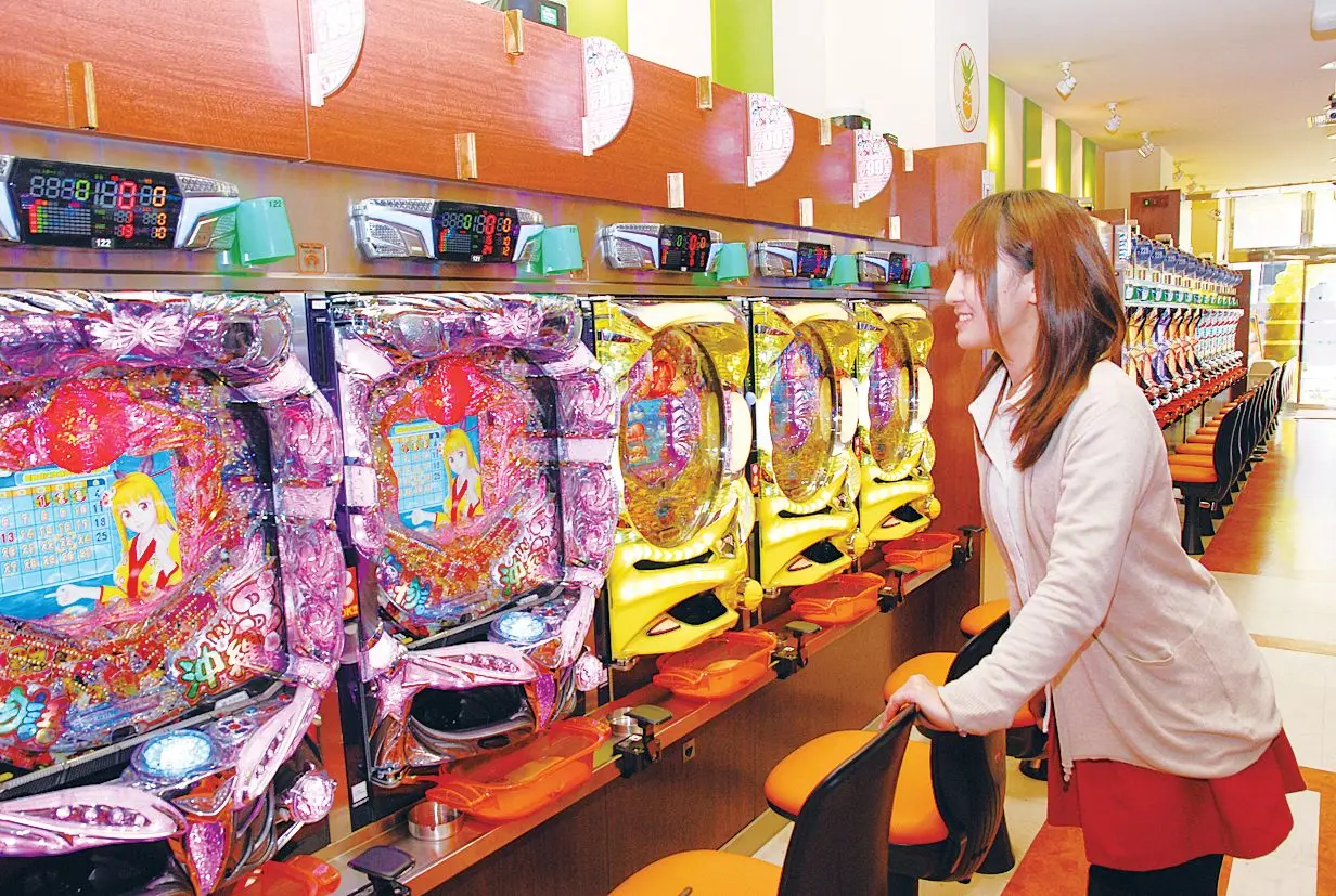 Maruhan Shinsekai interior