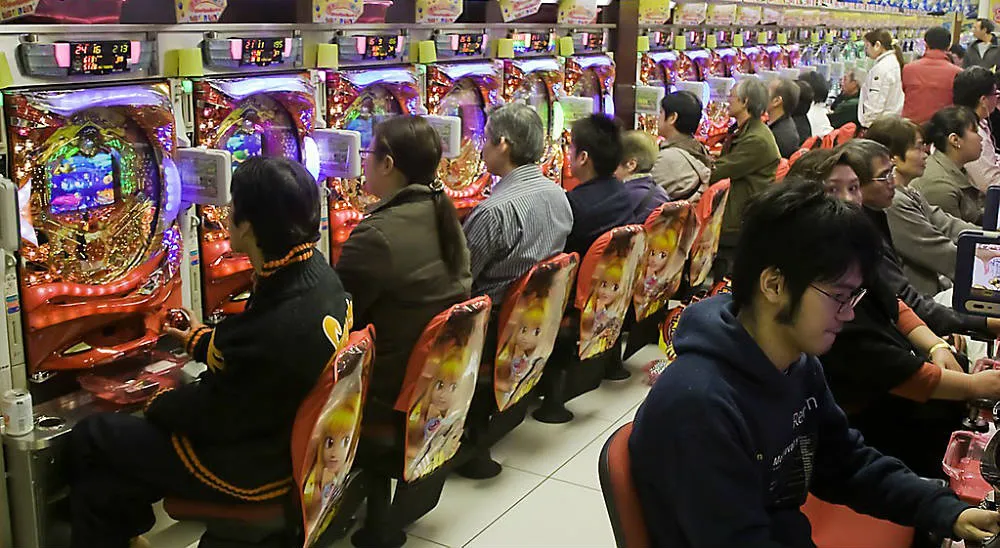 Modern pachinko machine with electronic features and displays